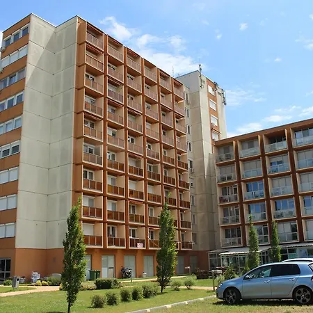 Fs Apartman בית הארחה *