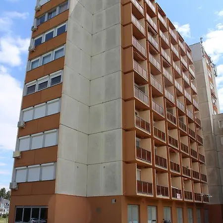 Fs Apartman בית הארחה שיופוק